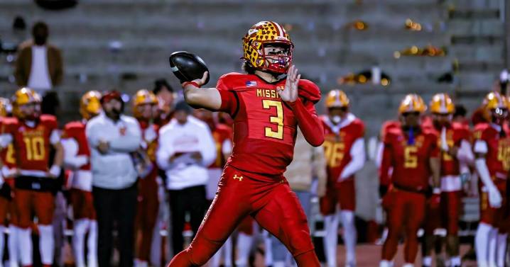 Prep talk: Quarterback Luke Fahey passes for school