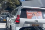 Vehículo con publicidad política ronda puesto de votación del Liceo Samario pese a prohibición