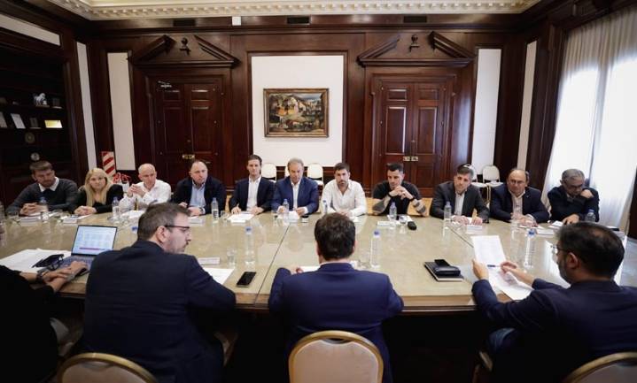 Kicillof y Cuattromo firmaron convenios con municipios para la compra de bienes