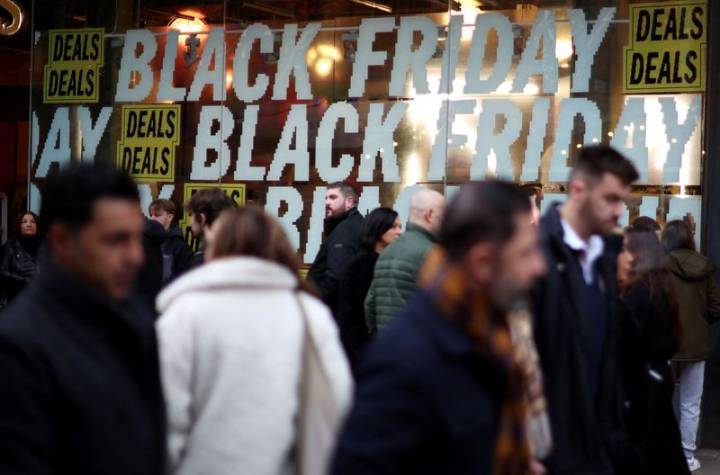 UK consumer spending slows ahead of Black Friday and budget