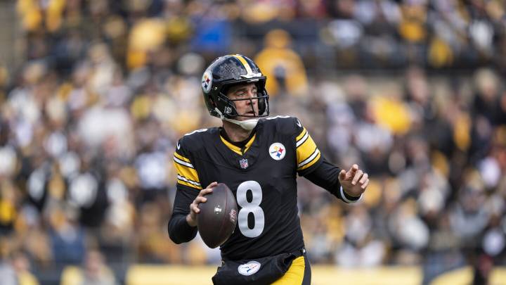 Aaron Rodgers was on the field at Steelers practice Thursday