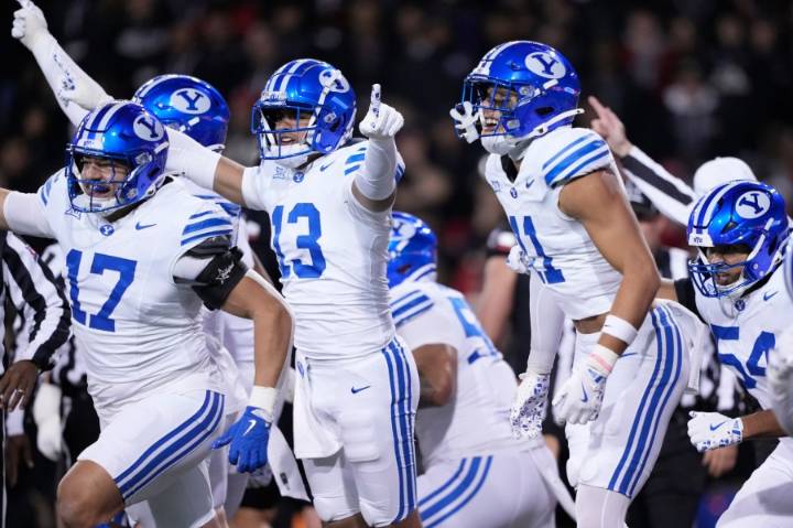 Cincinnati AD apologizes for fans' derogatory chants aimed at Mormons during BYU's win over Bearcats
