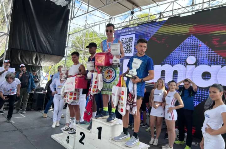 Así fue la premiación de los 10 kilómetros del Maratón del Diario EL LIBERAL Copa Canal 7