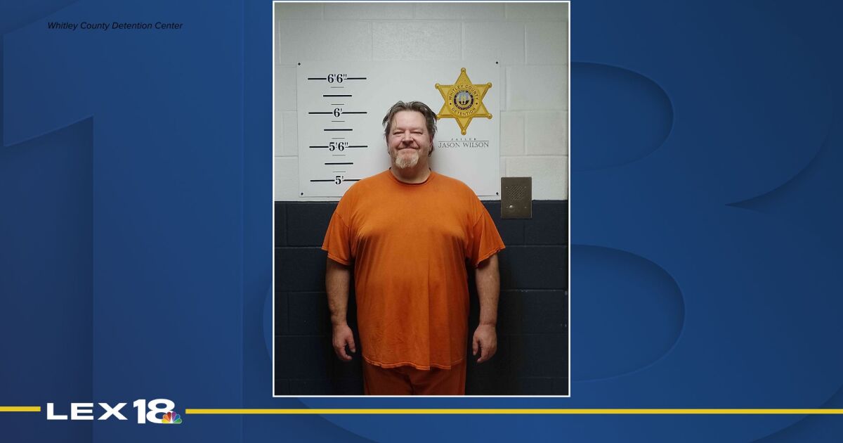 Man arrested for impersonating police officer after stopping juveniles on golf cart, sheriff's department says