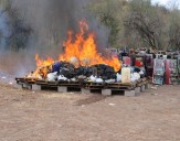 Incineran tonelada y media de drogas en Sinaloa