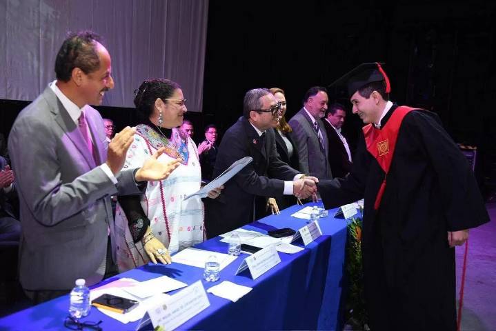 CELEBRA UNACH graduación de la generación 2020-2025 de la Licenciatura en Derecho
