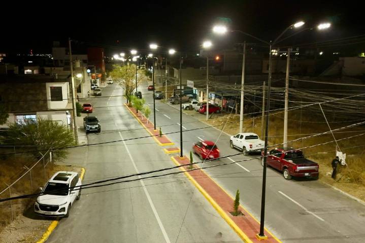 Ramos Arizpe ilumina el bulevar del Valle con moderno sistema de alumbrado
