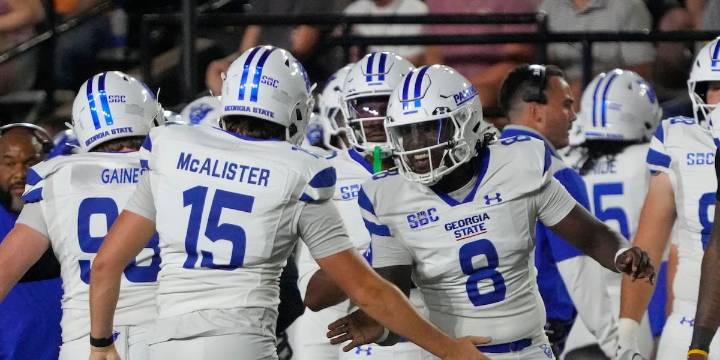 Del Rio-Wilson throws 3 TD passes as Marshall wins 30