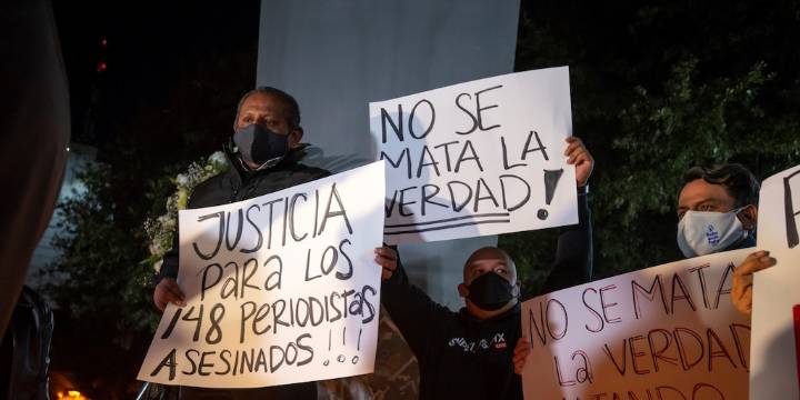 Vinculan a proceso a presunto líder de locatarios en Yucatán por amenazas contra dos periodistas