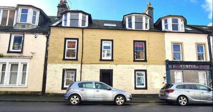 Holiday home in UK seaside town with 'spectacular' beach up for auction for just £20k