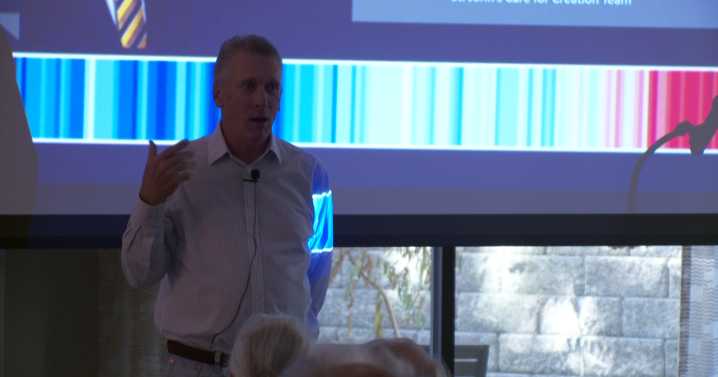 Bob Lindmeier discusses climate change with Madison seniors