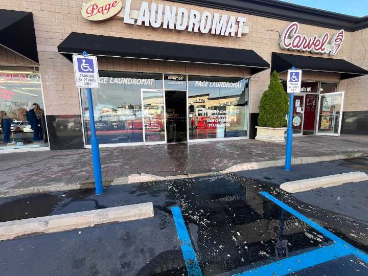FDNY responds to dryer fire at laundromat in Richmond Valley on Staten Island