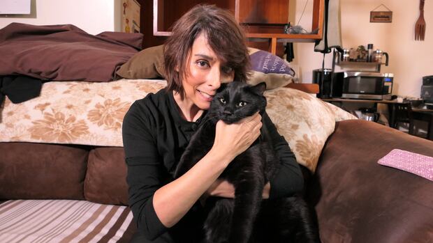 Winnipeg veterinarian Wenchao Zheng ordered to end practice after surgery error led to amputation of cat’s leg