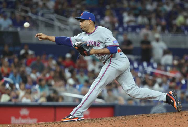 Edwin Diaz opts out of rest of $102 million Mets contract