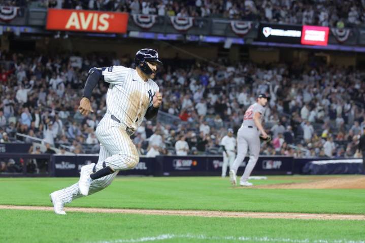 Four accept qualifying offers, Kyle Schwarber on to free agency