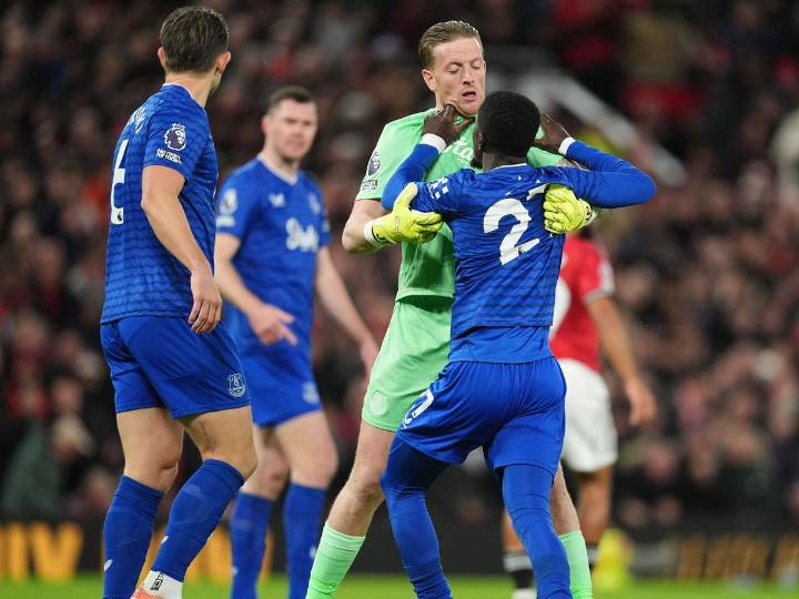 David Moyes not concerned by Idrissa Gana Gueye’s red for fighting team