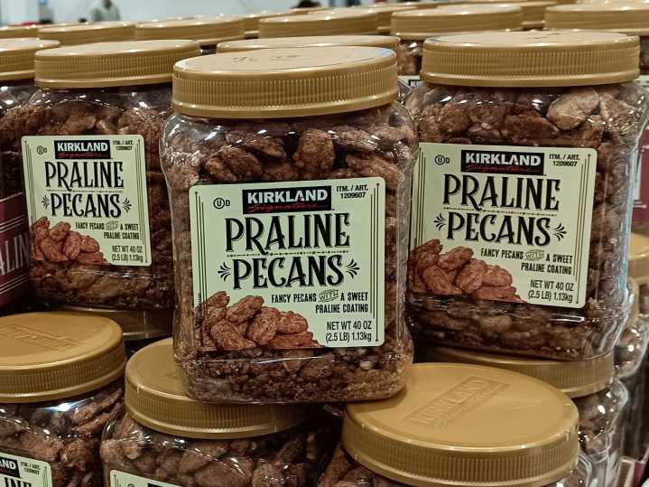 I'm a culinary judge who shops at Costco for the holidays. Here are 10 things I buy every year.