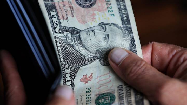 Remesas a México se contraen ante política migratoria de EEUU