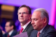 Embajador discute con congresistas de Estados Unidos preservación de rutas aéreas