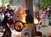 Quemaron una moto sobre una lápida en el funeral tumbero de un ladrón adolescente