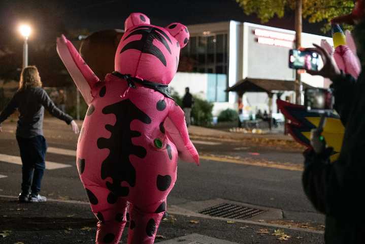 Judge bars Trump from sending troops to Oregon as small group continues to protest at ICE facility: Get caught up