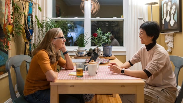 Roommates, 31 years apart in age, free one another from hiding Parkinson's