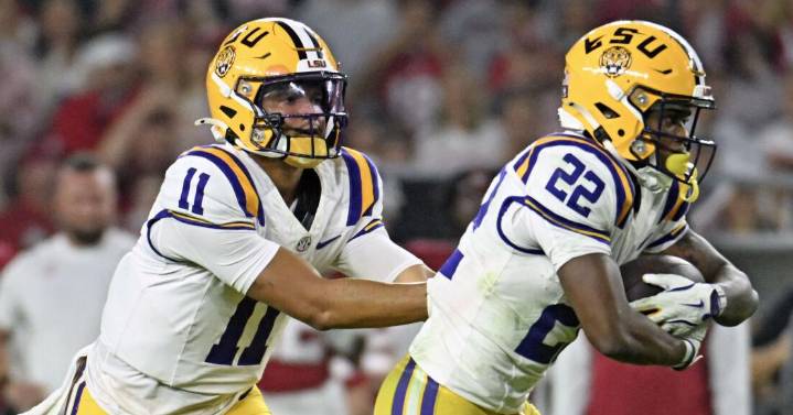 LSU’s next coach needs to start by rebuilding the Tigers’ broken offense