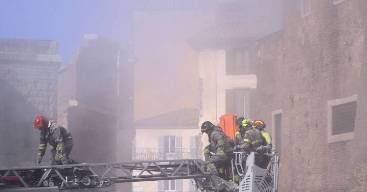 Iconic tourist attraction collapses as people left under rubble in major incident