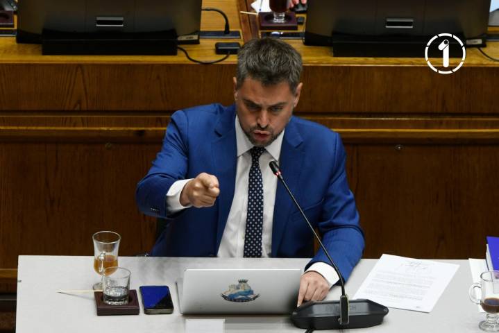 Altercado político frena debate por AC contra Ulloa: Manouchehri llama “corrupto” a Fidel Espinoza