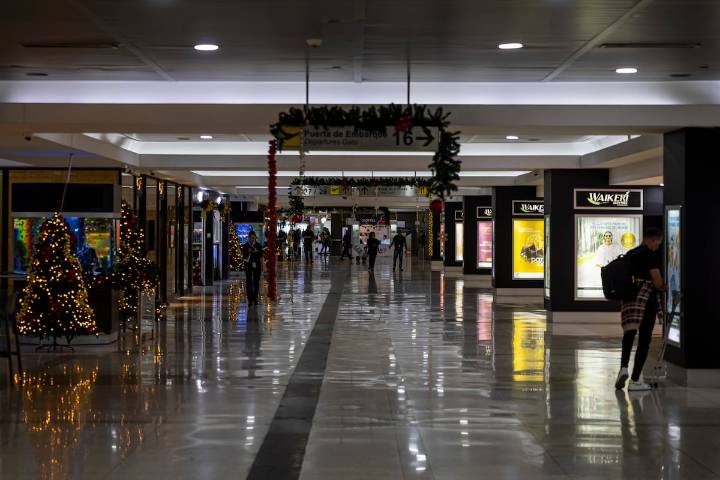Trump anuncia el cierre total del espacio aéreo de Venezuela