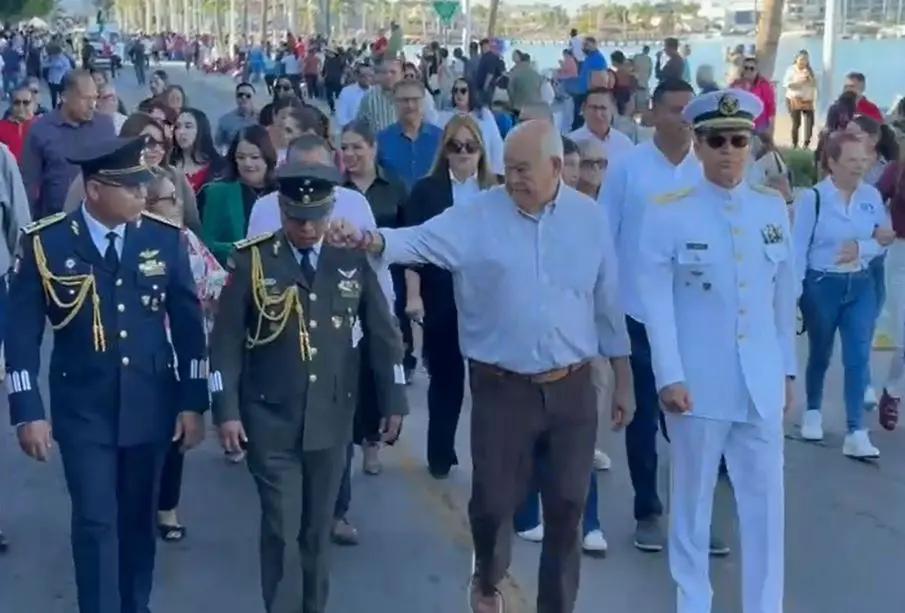 Así se vivió el desfile del 20 de noviembre en La Paz 2025