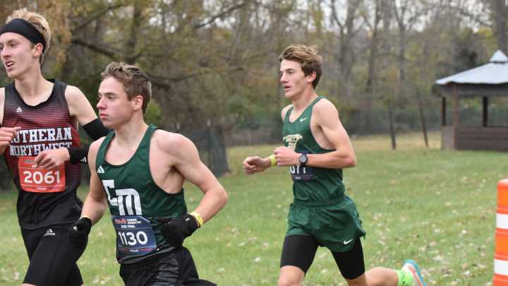 SMCC's Craanen takes third in state, Milan wins league swimming title