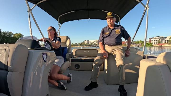 Retired Navy captain who served in Vietnam finds solace on the water after service: 'It's my therapy'