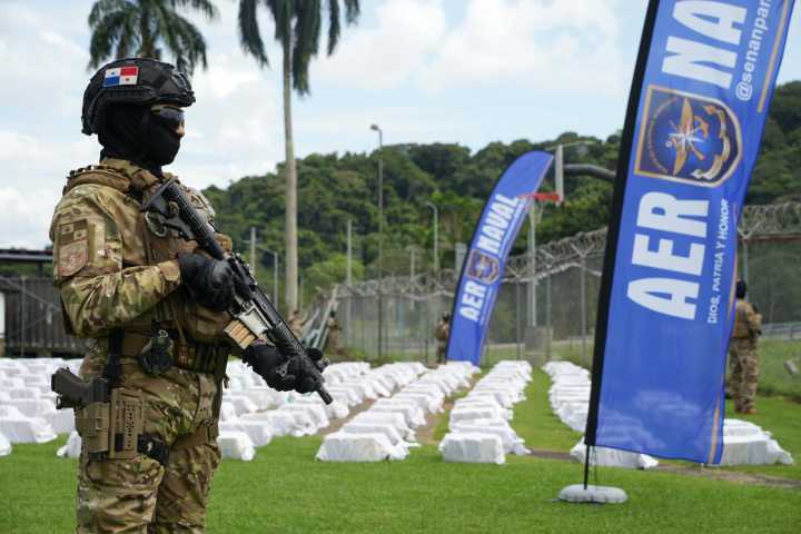 Detenidos venezolanos en Panamá: Lo que revela el barco con un cargamento millonario de drogas