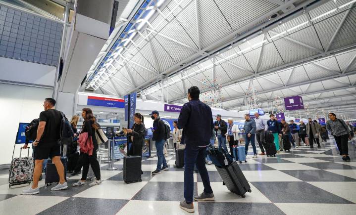 EE UU registra más de mil vuelos cancelados por cierre del gobierno