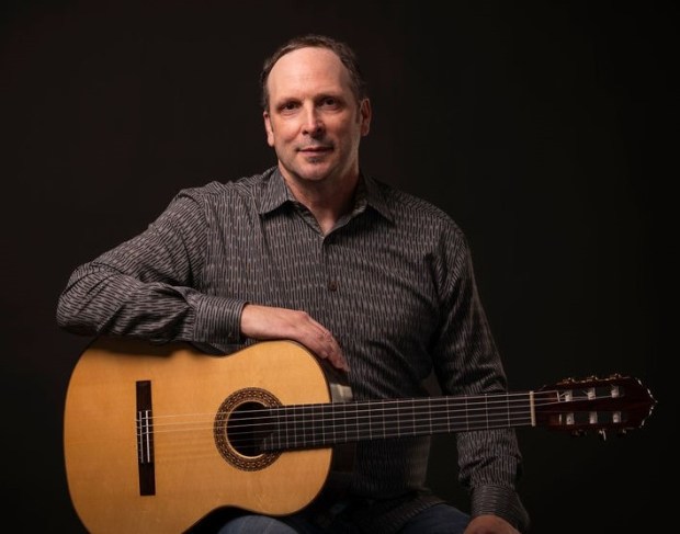 Majestyk, Golden Guitars harmonize with musical instruments, art