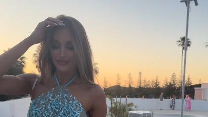 Bec Judd’s revealing Rottnest Island look sends fans wild during luxe girls trip