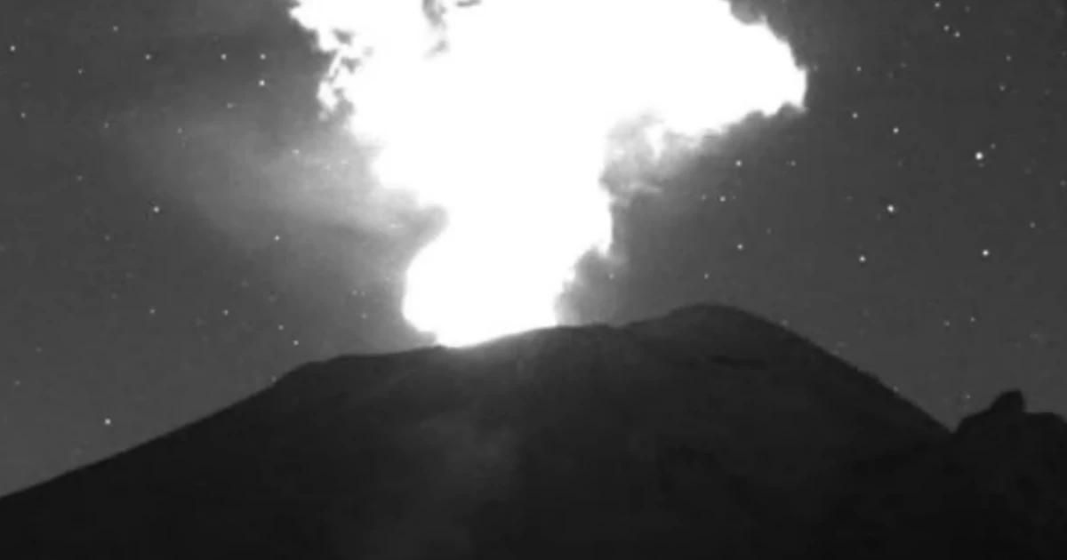 ¿Peligro por 'Don Goyo'? Volcán Popocatépetl arroja material incandescente y sigue en Amarillo Fase 2