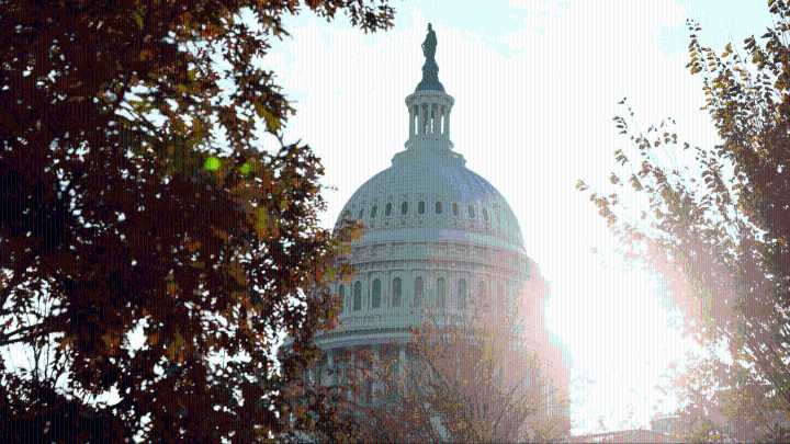 División demócrata por acuerdo con republicanos para reabrir el Gobierno de EE.UU.