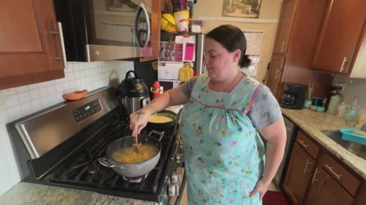 Colonie woman’s meal train helps families in need