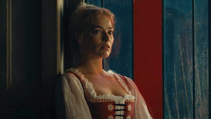 Margot Robbie & Jacob Elordi Want You to Come Undone With Moody, Steamy 'Wuthering Heights' Trailer