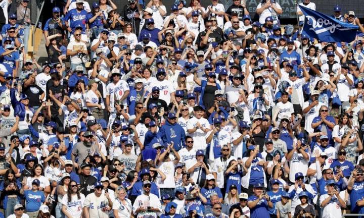 Los Dodgers desatan la euforia masiva en Los Ángeles por su triunfo en la Serie Mundial