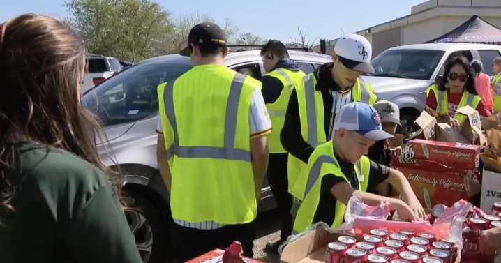 Joe Salem Thanksgiving tradition continues in Corpus Christi