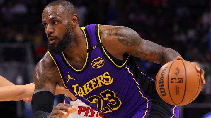 Sources: LeBron eyes live 5-on-5, won't make Lakers' road trip