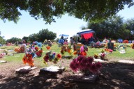 Visitan a sus familiares y amigos en cementerios este Día de Muertos #Mexicali