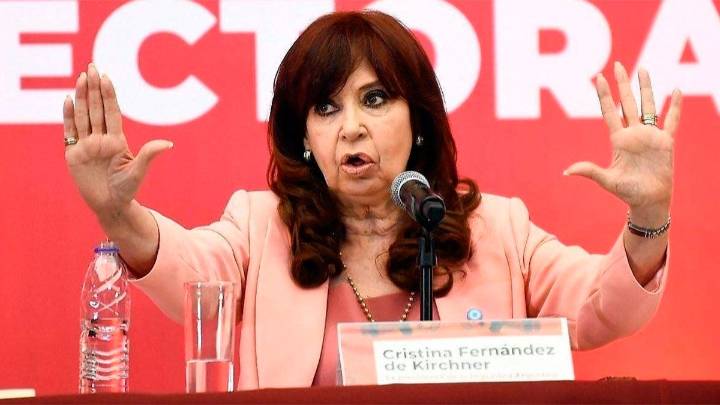 Antes del comienzo del juicio por Cuadernos, Cristina disparó: "Es un escandaloso bodrio judicial"