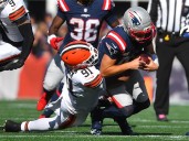 Browns, Wright agree to 3-year, $33 million contract extension