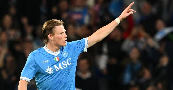 Man United star 'unhappy and frustrated' as Scott McTominay pleads Napoli to strike transfer