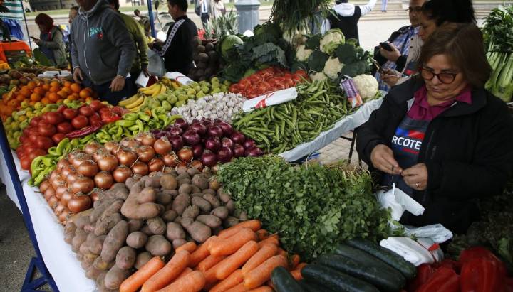 Ferias libres se modernizan y crecen 31% en una década y generan 440 mil empleos