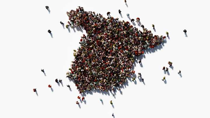 La población de España sigue al alza y supera los 49,4 millones de habitantes, su máximo histórico
